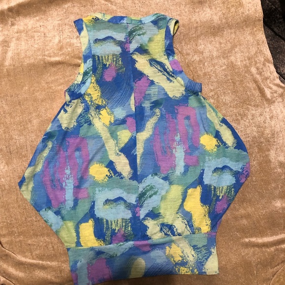 Top - Picture 4 of 6